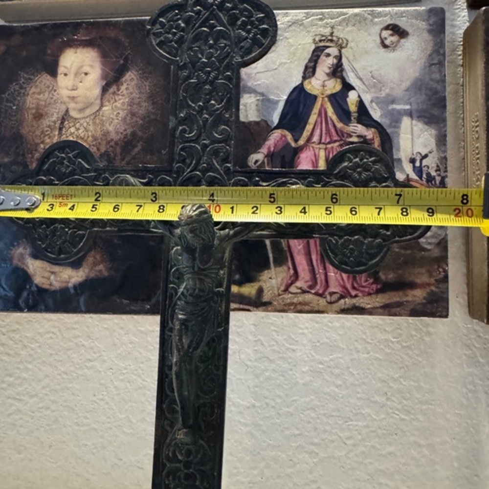 Antique Ornate Metal Crucifix with Intricate Detailing - Picture 13 of 13